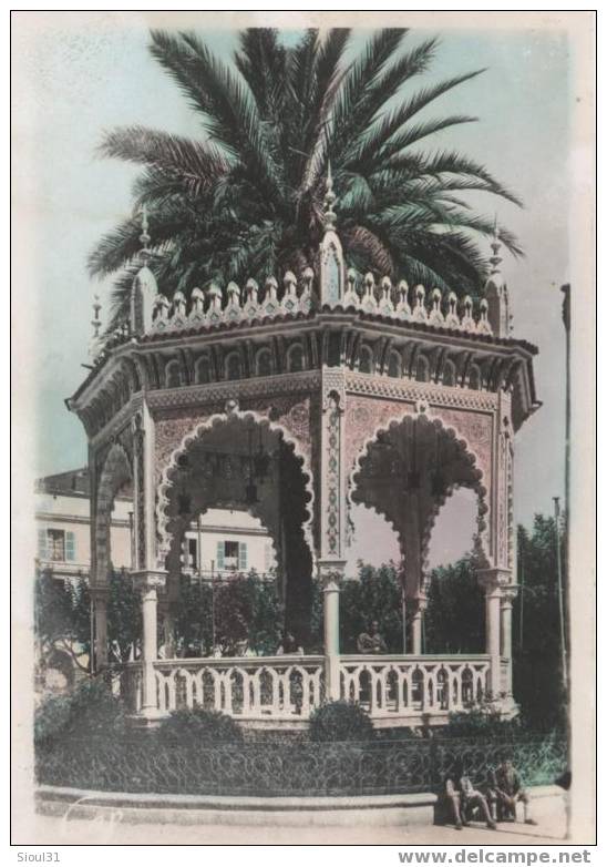 BLIDA  LE KIOSQUE DE LA PLACE  DARMES 1950 CARTE PHOTO CPSM