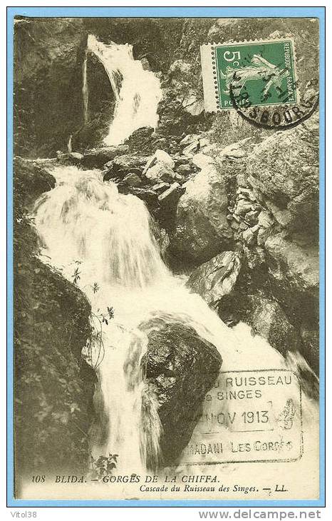 CARTE POSTALE 108 BLIDA GORGES DE LA CHIFFA CASCADE DU RUISSEAU DES SINGES . LL . CACHET ET TIMBRE DE LA POSTE 1913