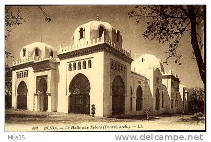 AFRIQUE .ALGERIE. BLIDA. LA HALLE AUX TABACS