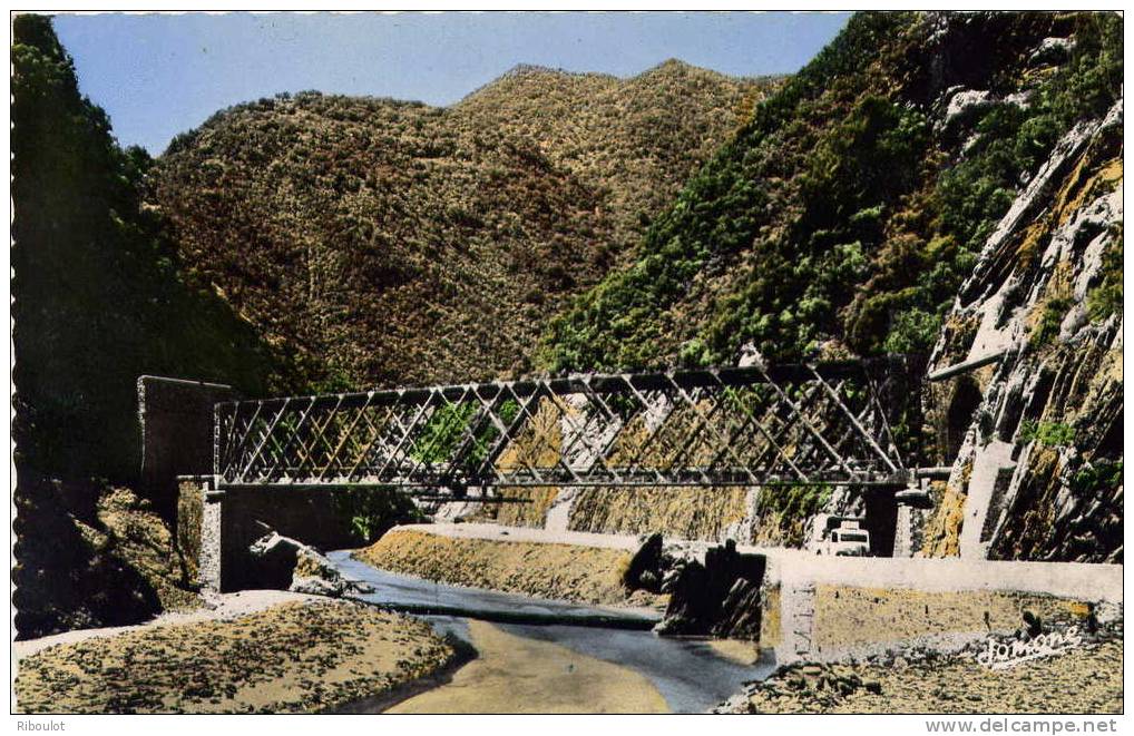 Blida. Gorges de la Chiffa. Le Pont du Chemin de Fer.