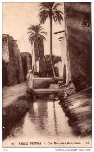 BISKRA  une rue dans Bab Darb très bon état écrite