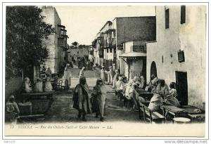 ALGERIE  BISKRA - RUE DES OULEDS-NAILS ET CAFES MAURE (LL)