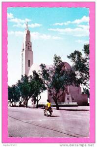 E-Algerie-91PH30  COLOM BECHAR, notre Dame du Sahara, petite animation