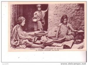 BATNA - Femme préparant le Couscous  et Femme Peignant la laine - n° 89