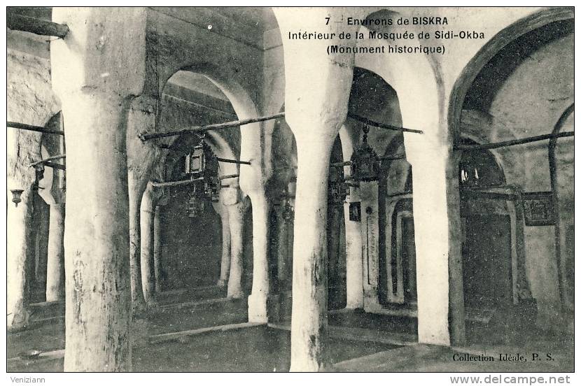 Environs de BISKRA - Intérieur de la Mosquée de Sidi Okba
