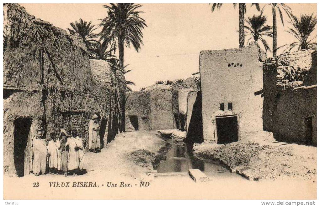 le vieux biskra  animée une rue