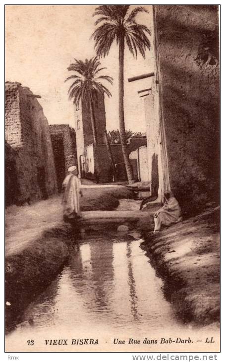 BISKRA  une rue dans Bab Darb très bon état écrite