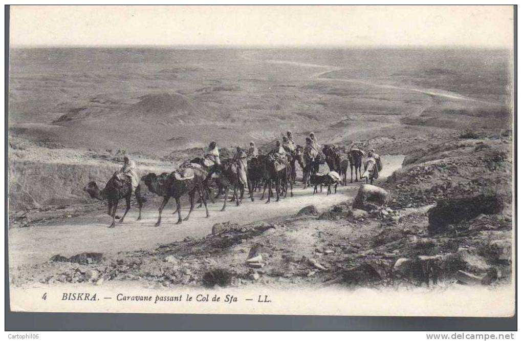 - ALGERIE - CPA vierge BISKRA - Caravane passant le Col de Sfa (belle animation) - Editions Lévy n° 4 -