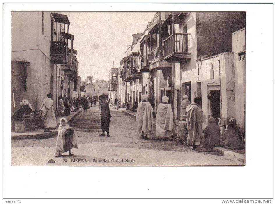 25   BISKRA   -  Rue  des  Ouled -Naïls