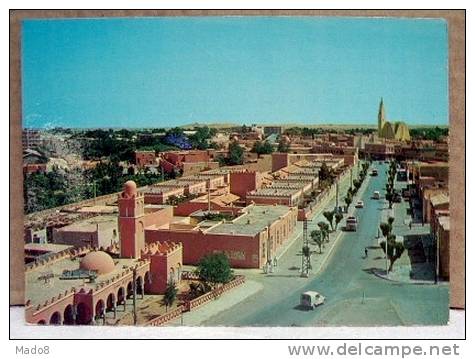 cpsm  Béchar Algérie  animée -Vue générale , avec avenue et Mosquée -