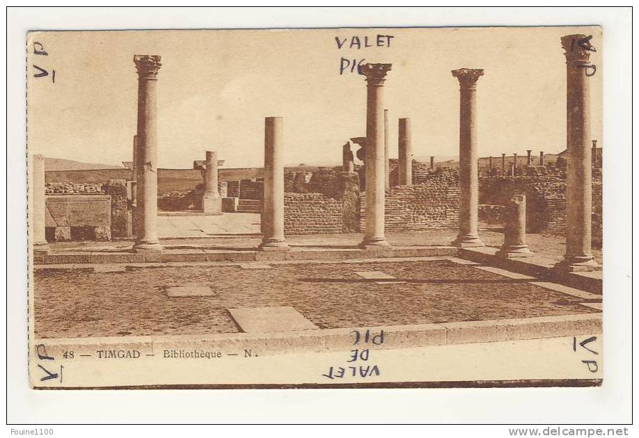 ruines romaines de timgad ( près de batna ) bibliothèque ( mauvais état )