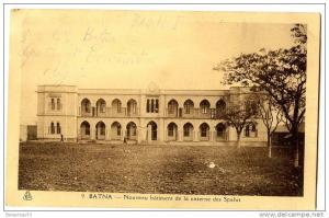 CPA (Réf I086) 9. BATNA (AFRIQUE - ALGÉRIE) Nouveau bâtiment de la caserne des Spahis (animée) (EPA)