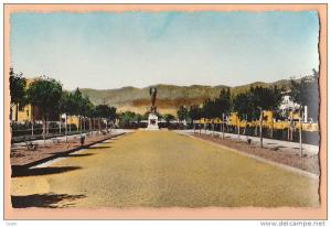 ALGERIE - BATNA - Le Monument aux Morts et le nouveau square.