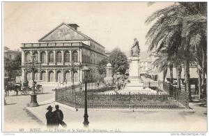 BONE  LE THEATRE ET LA STATUE DE BERTAGNA