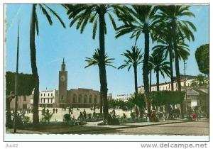 CP.   ALGERIE.  BONE.  LES  JARDINS  ET  LA  GARE.  pli haut  gauche