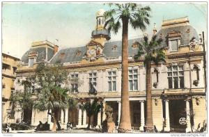 47. Bone l'hôtel de ville