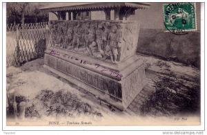 BONE - TOMBEAU ROMAIN