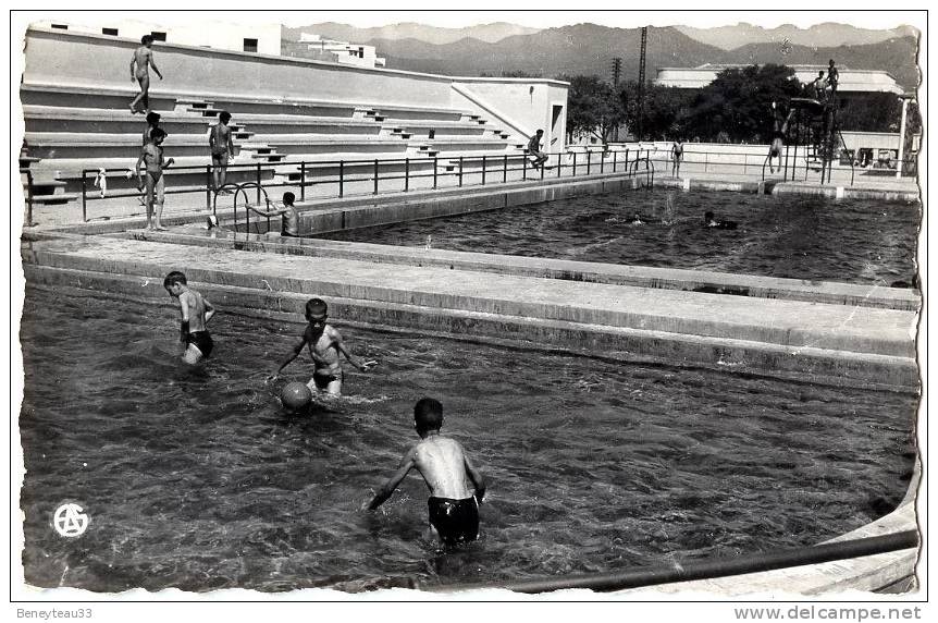 (Réf. P429) CPA Batna (Algérie) La Piscine municipale (animée)