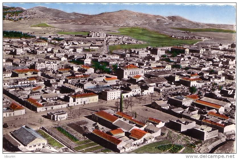 CPSM couleur BATNA ( Algérie) vue générale  aérienne ( belle carte à bords dentelés