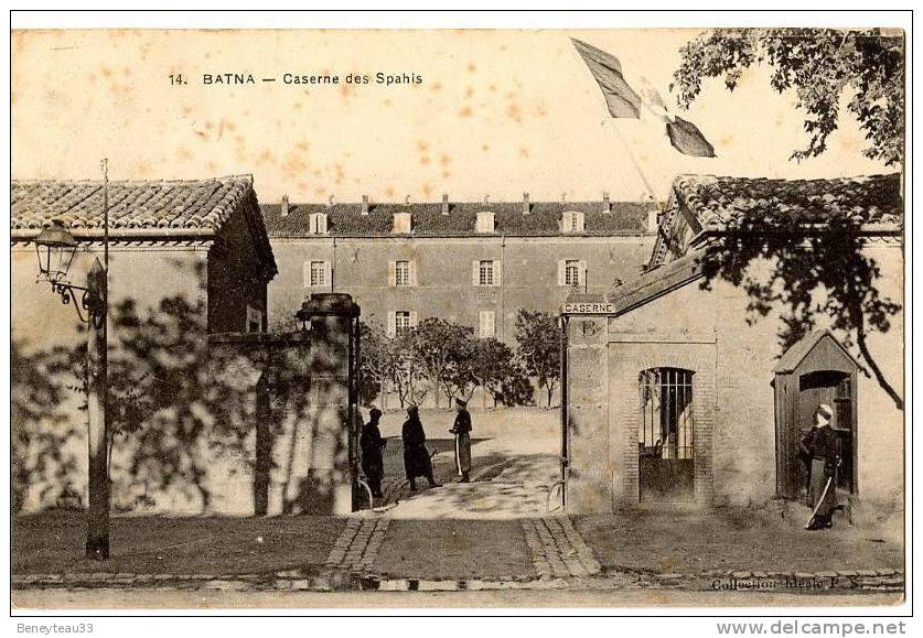 CPA (Réf I085) 14. BATNA (AFRIQUE - ALGÉRIE) Caserne des Spahis (animée)