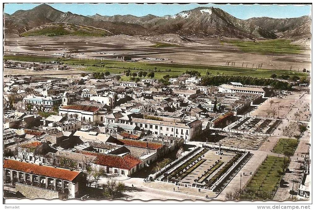 BATNA...VUE GENERALE DE LA VILLE. AU CENTRE , L'ESPLANADE BOCCA