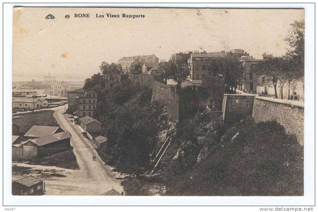 CPA  Bone Les Vieux Remparts   (animée)   B755