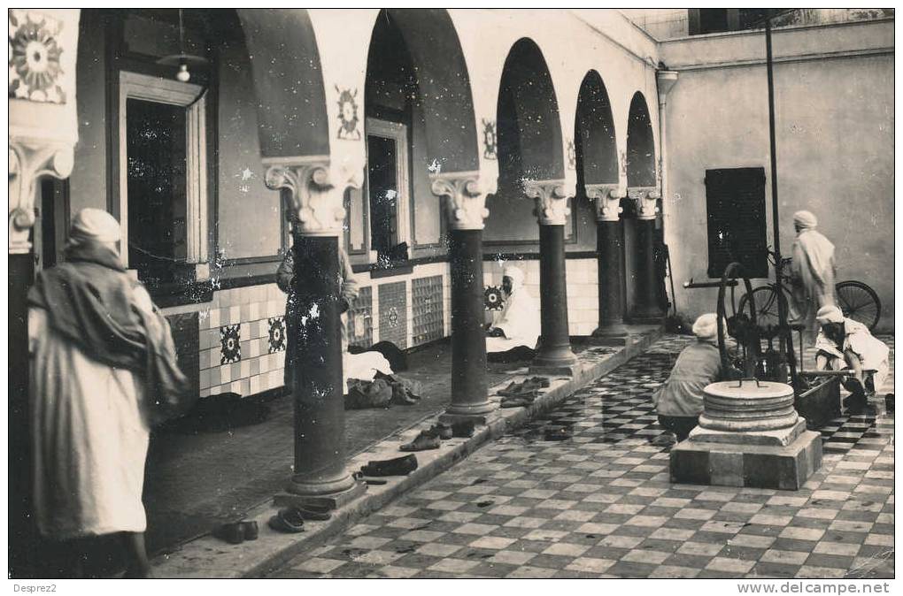 BONE cpsm animée Intérieur de la Mosquée          9003 Glatiny