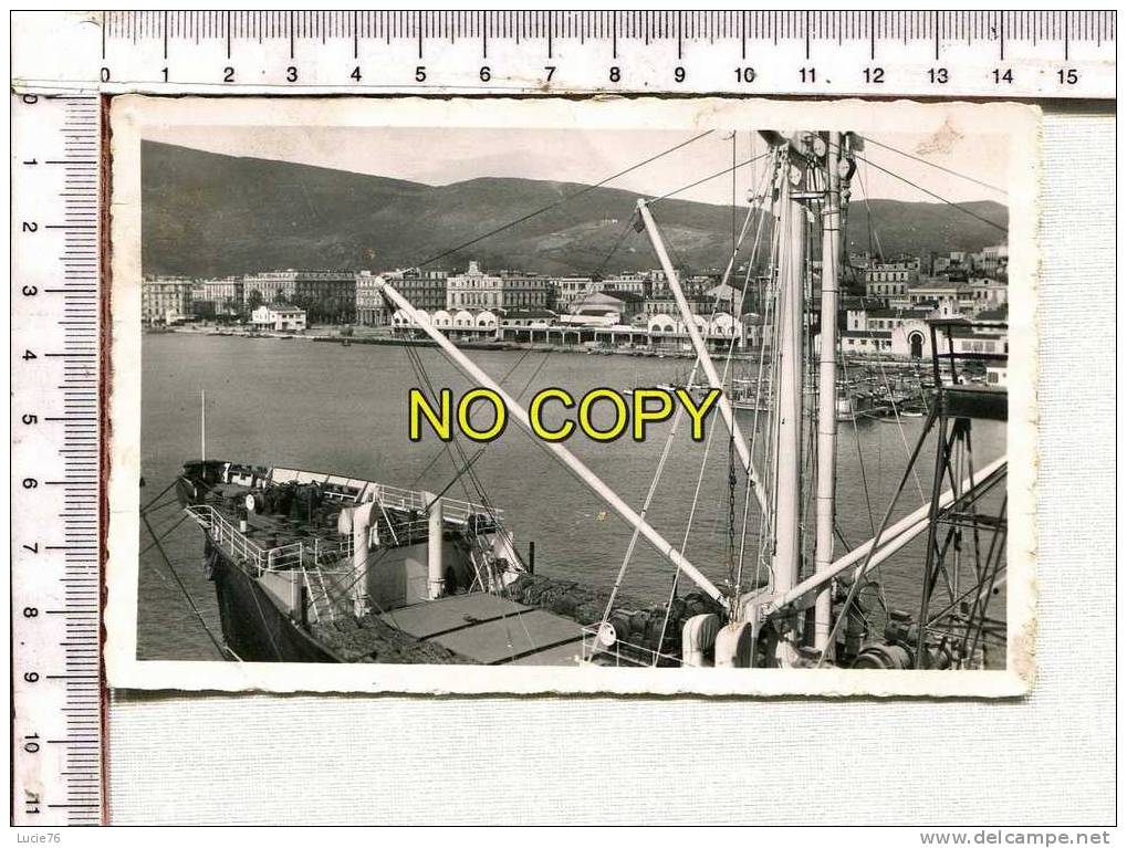 BONE - Vue partielle du Port -