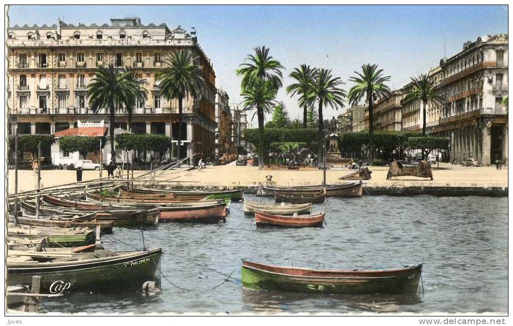 Algérie - bone - un coin du port et l'entée du cours bertagna