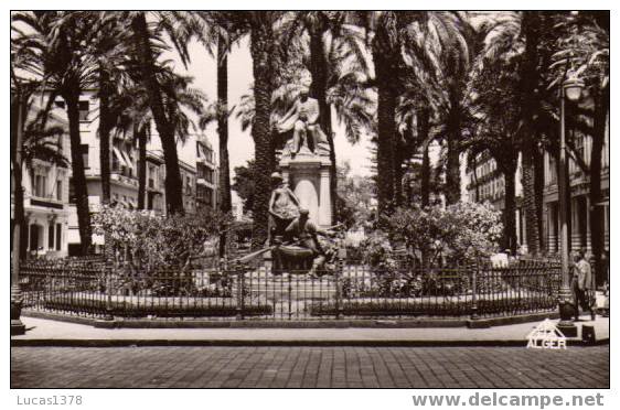 BONE / STATUE BERTAGNA ET LE COURS