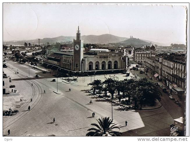BONE 174  la place de la gare