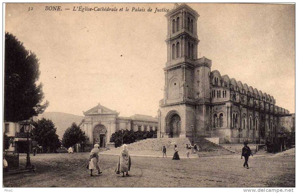 BONE-L,ÉGLISE ET LE PALAIS DE JUSTICE