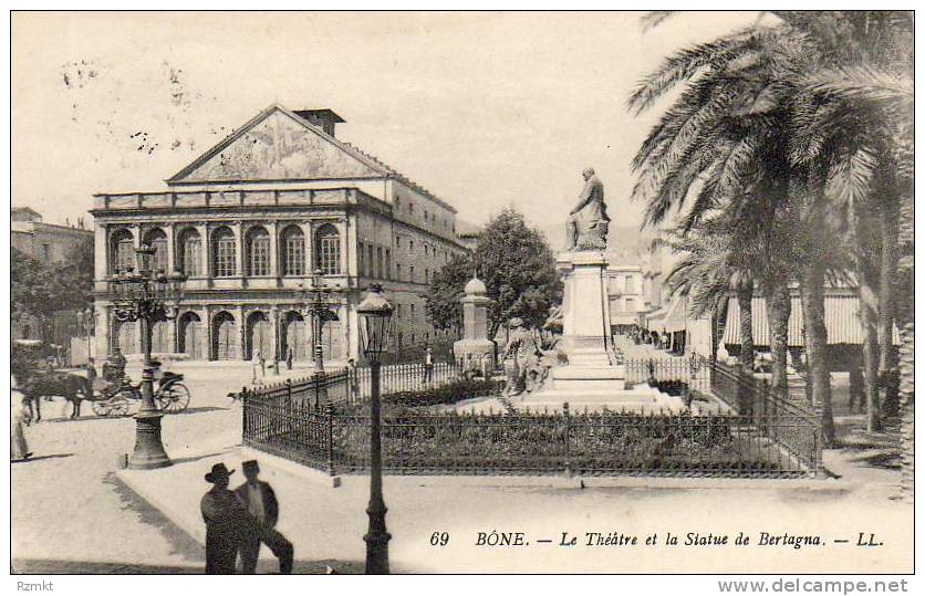 ALGERIE  BÔNE Le Théatre et la Statue de Bertagna .....  ( Ref CH1930 )