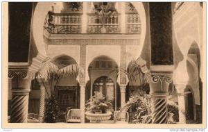 PALAIS  D  ETE.......COUR  MAURESQUE....