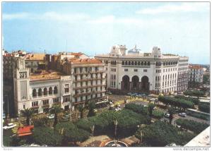 la grande poste et le bd Med Khemisti