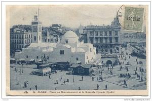 CPA - ALGER - PLACE DU GOUVERNEMENT ET LA MOSQUEE … - Edition C.A.P / N°24