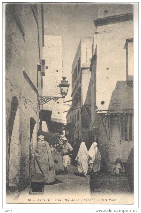 ALGER - une rue de la Casbah