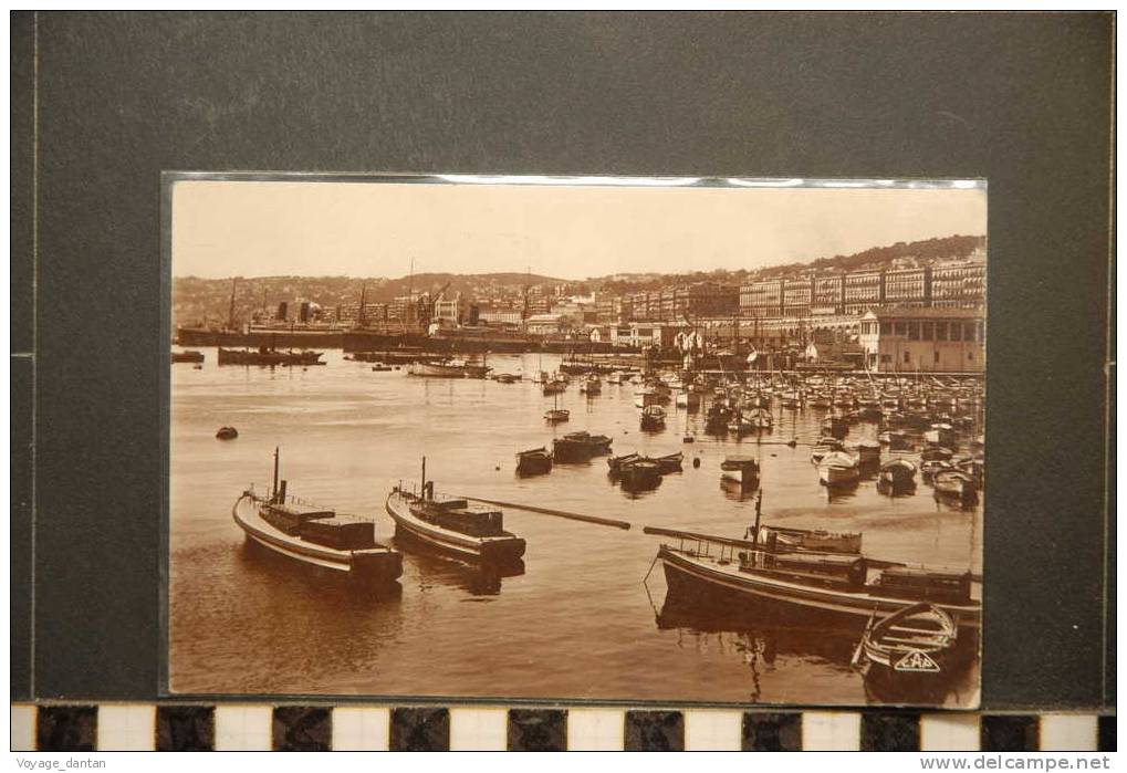 ALGER  ALGERIE  LE PORT ET VUE GENERALE  BATEAUX