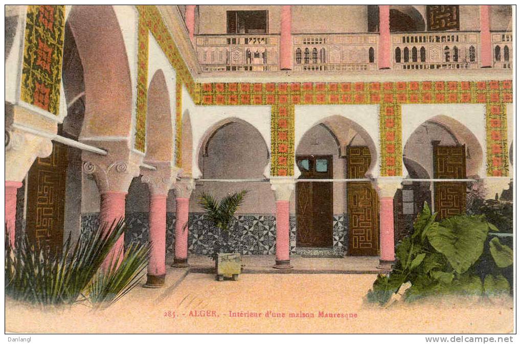 - Algerie - alger - interieur d'une maison mauresque -