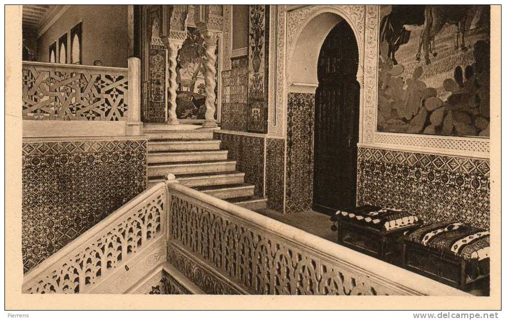 PALAIS  D ETE......ESCALIER  OUEST.