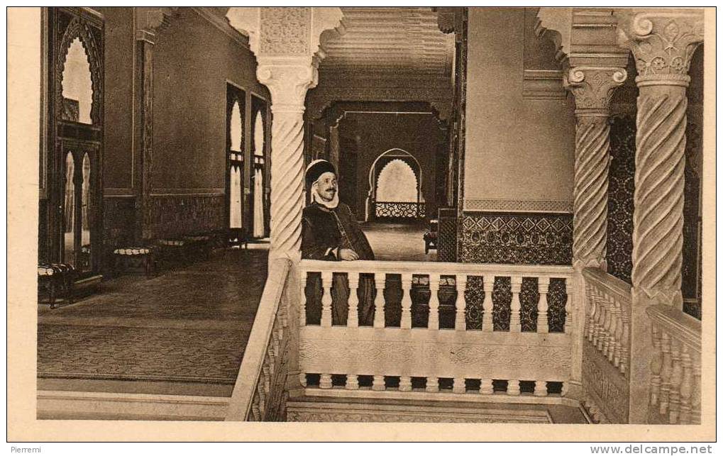 PALAIS  D ETE......GALERIE DU 1ER  ETAGE