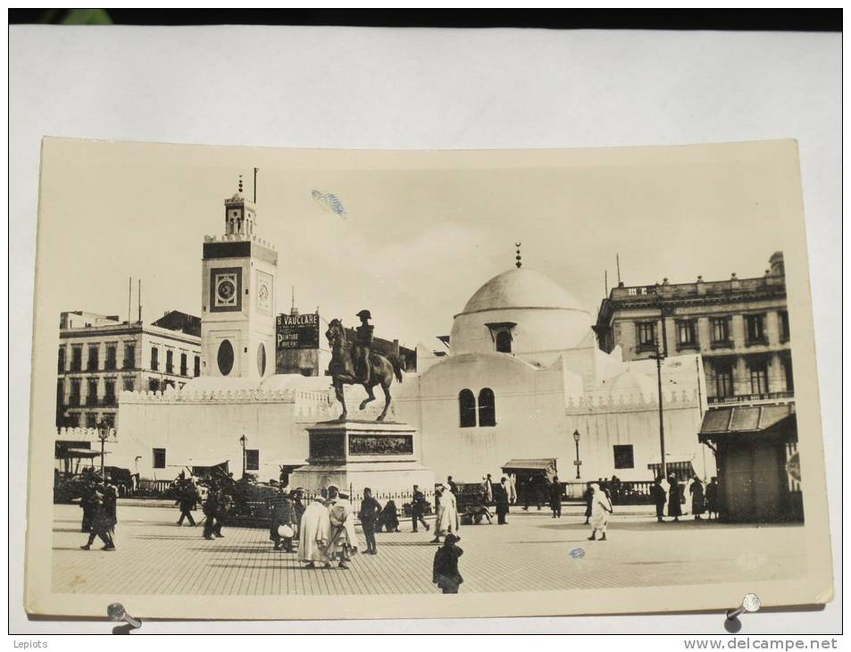 Algérie - Alger - Statue du Duc d'Orléans et Mosquée Djemaa Djedid