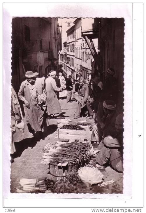 Alger         La Casbah Marchand de légumes