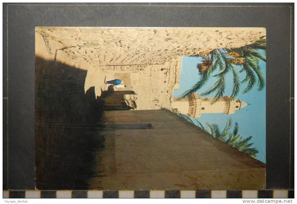 BOU SAADA CITE DU BONHEUR LA MOSQUEE