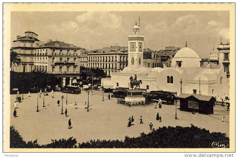 ALGER - Place du Gouvernement