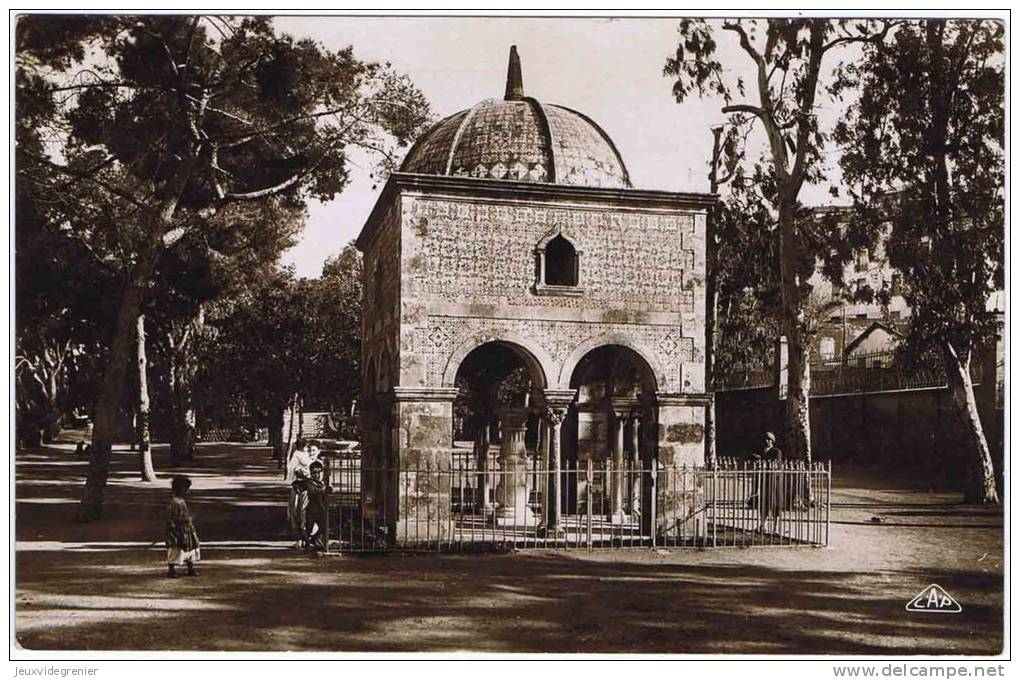 1931 - ALGER - SUPERBE CPA - Jardin Marengo - Le tombeau de la Reine