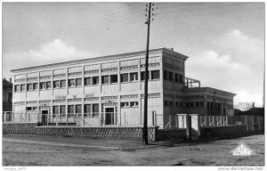 RELIZANE...CENTRE DE SANTE....CPSM PETIT FORMAT