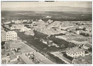 Relizane Oran Vue aérienne sur la place Doninique et l´église