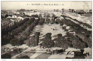 AFRIQUE. ALGERIE. RELIZANE. Vue sur La Place de La Mairie.