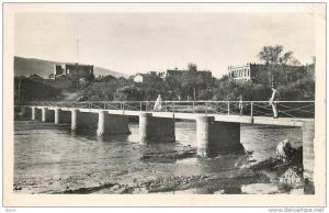 ALGERIE - AIN-SEFRA - L'OUED SEFRA ET LES CASERNES